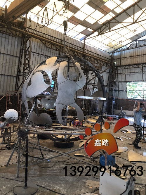 廣場大型不銹鋼鏤空球雕塑制作前篇 設計理念與工程考量